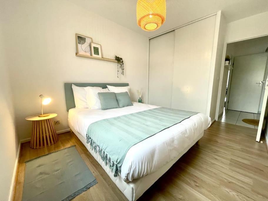 Le Central - Confort Et Calme Au Centre-Ville - Lits Queen Size Bellegarde-sur-Valserine ภายนอก รูปภาพ